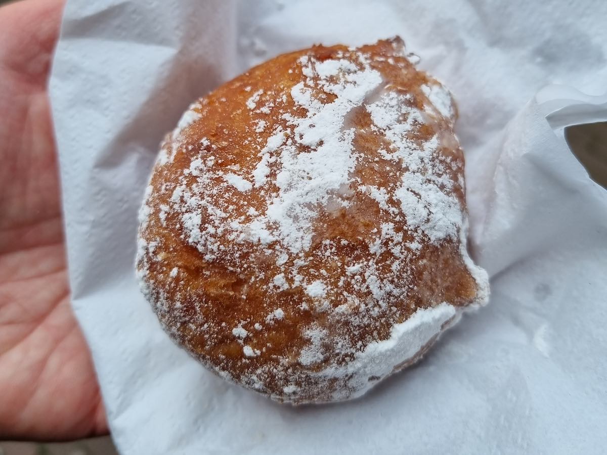 olliebollen a Dutch Amsterdam dessert