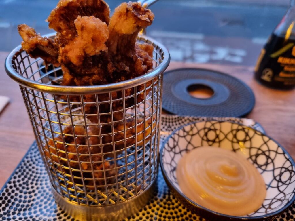 The crispy mushrooms and mayo at Vegan Sushi bar Amsterdam